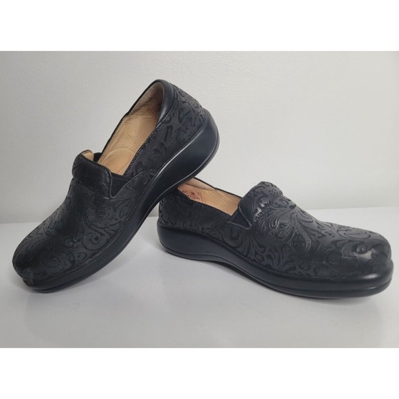 Alegria Womens Leather Clogs Shoes Black Embossed Slip On Casual EU 36 US 6.5 - Picture 3 of 9